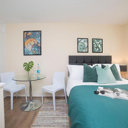 Wilson House Hostel Лондон Екстериор снимка