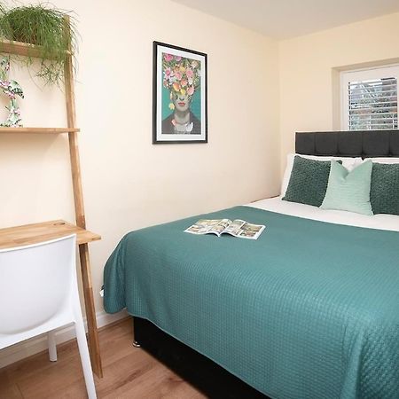 Wilson House Hostel Лондон Екстериор снимка